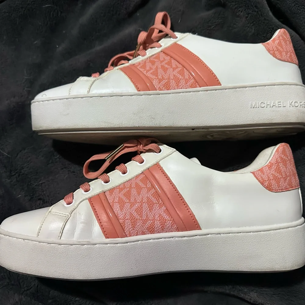 Michael Kors Poppy Leather and Logo Stripe Sneaker - Picture 2 of 5